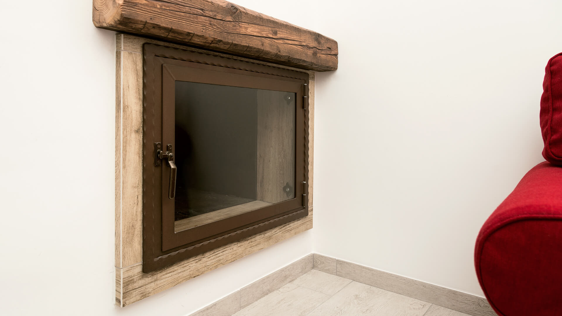 Il camino di design: scegli il tuo rivestimento in grès porcellanato
