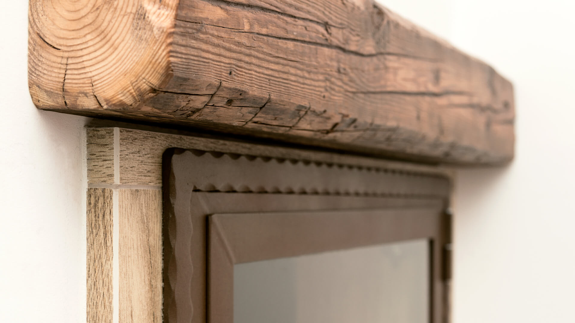 Il camino di design: scegli il tuo rivestimento in grès porcellanato